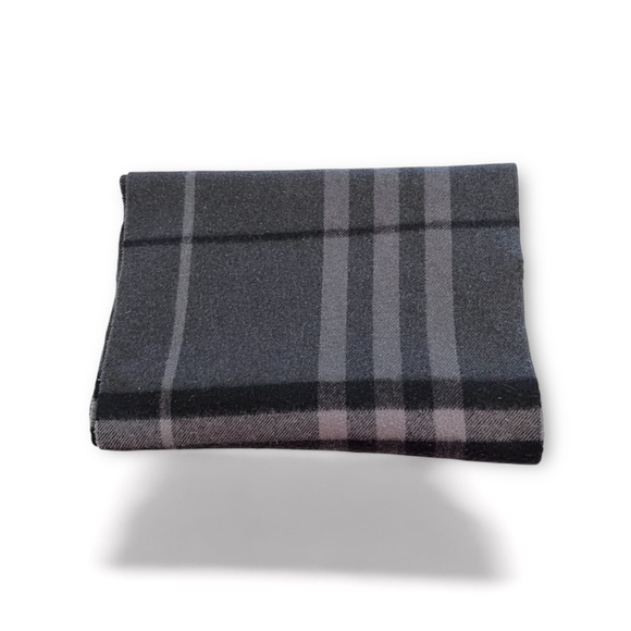 BURBERRY Cashmere Smoked Check Pattern Scarf 70" x 12" - Picture 3 of 5